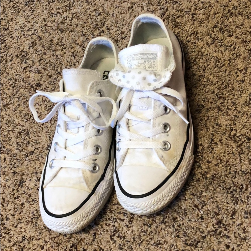black and white low top converse